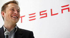 Musk assicura, non venderò azioni Tesla per due anni. Prova così a stemperare le tensioni sui titoli del gruppo