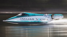 Jaguar Vector Racing, il missile elettrico vola sull’acqua a velocità record. Tecnologia derivata da FE