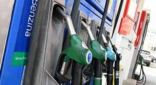 Carburanti, prezzi in discesa per benzina e diesel: la verde self a 1,660 euro/litro, il gasolio a 1,726 euro/litro
