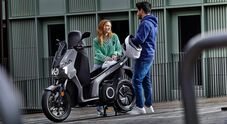 Seat amplia gamma scooter elettrici M con il nuovo 50. Stile ispirato al 125 ma motore da 4 Kw e batteria da 5,6 kWh