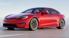 Tesla Model S Plaid, l'auto più veloce del mondo: oltre 320 km/h, 0-100 in soli 1,9 secondi