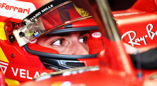 GP di Silverstone, prove libere 2: Sainz porta la Ferrari al 1° posto, Hamilton brillante secondo
