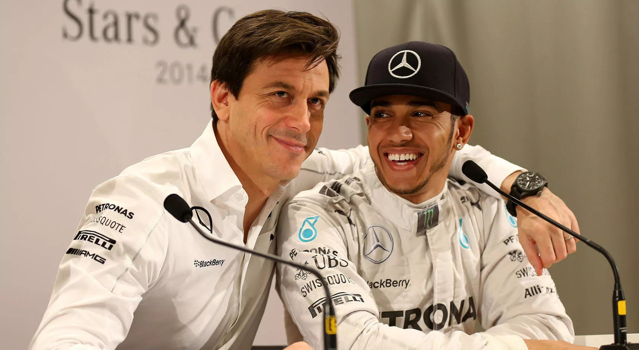 Il team principal della Mercedes Toto Wolff con Lewis Hamilton