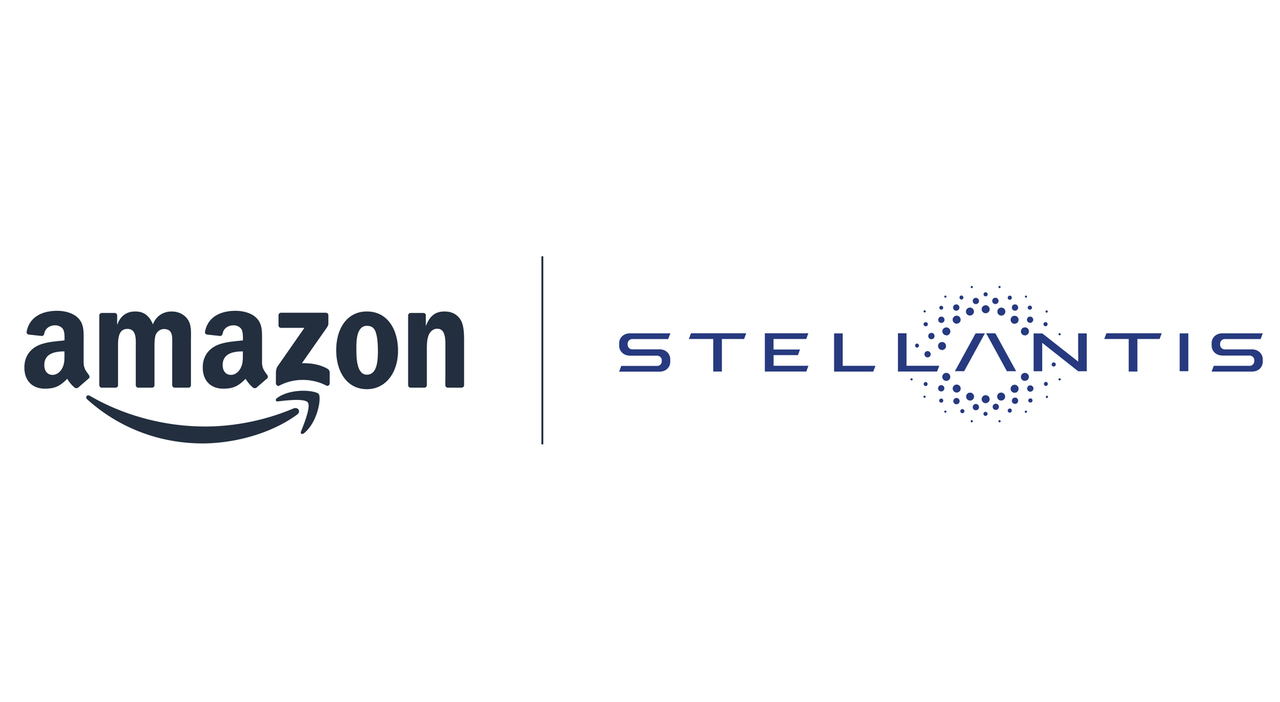 I loghi dei due Gruppi Amazon e Stellantis