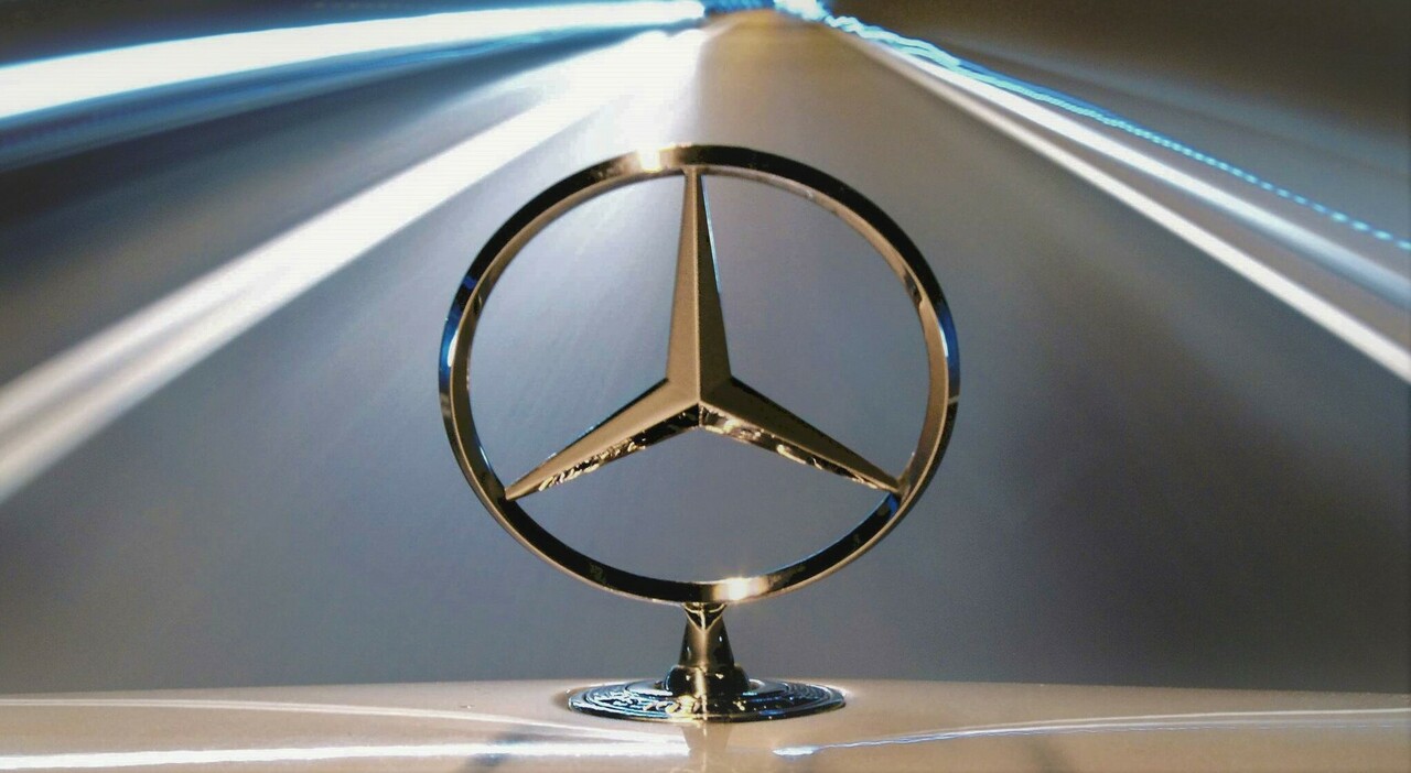 La stella a tre punte simbolo di Mercedes