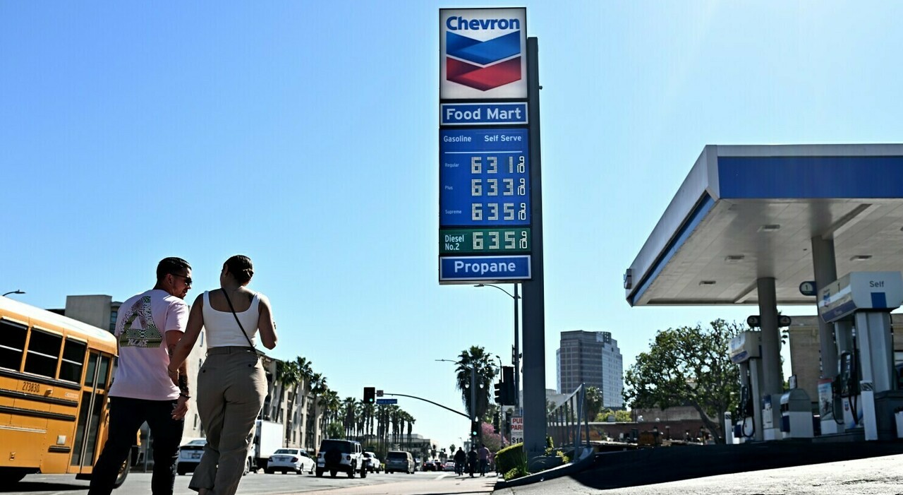 Un distributore di carburanti in California