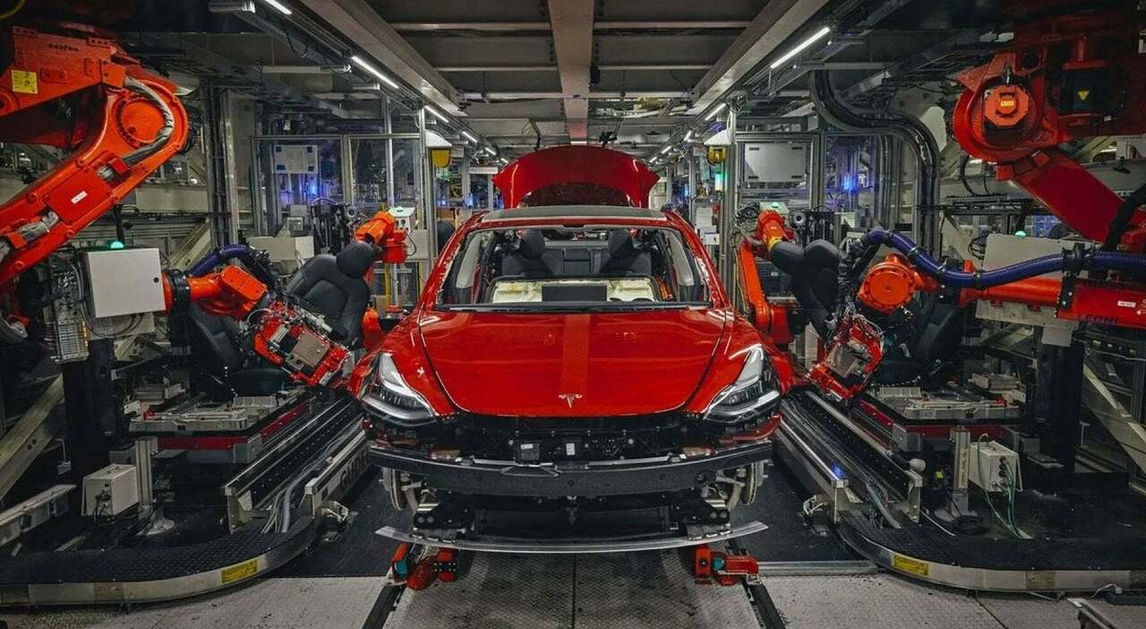Una fabbrica Tesla
