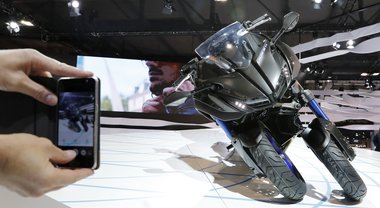 Yamaha Niken, la rivoluzionaria moto a tre ruote che ha stregato l’EICMA 2017
