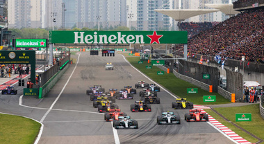 ​F1: Covid, annullato il GP in Cina del 2023. Si stanno valutando alternative per sostituire l’appuntamento